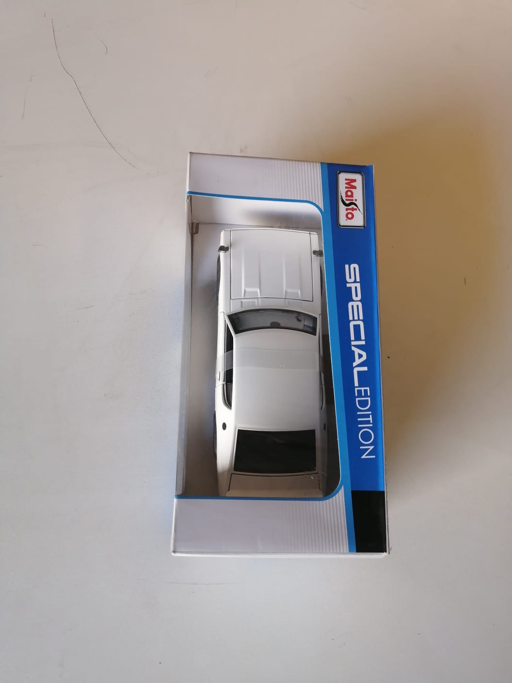 Maisto 1/24 1973 Nissan GTR