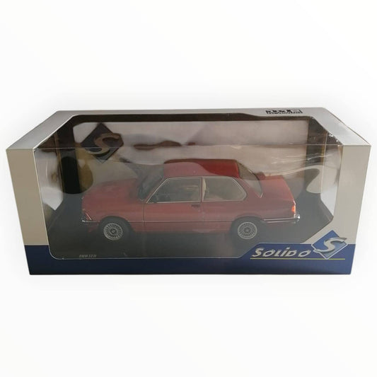 Diecast 1/18 BMW 323i